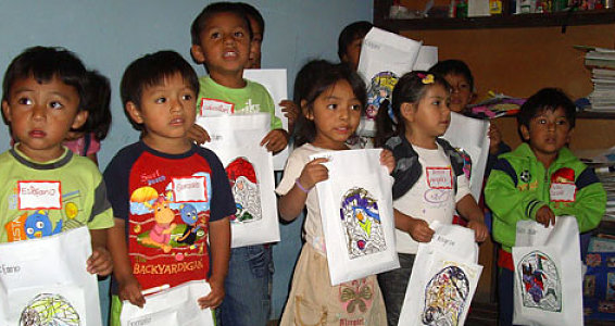 Photo Slideshow: Christmas in Peru Team Delivers Gifts, Smiles