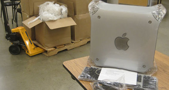 Mexico and Peru Programs Receive 30 Refurbished Apple Computers