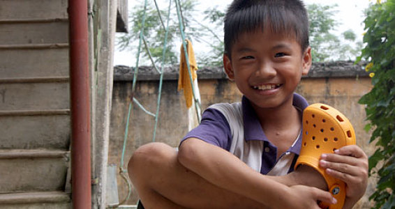 Vietnamese Child Receives 2 Millionth Shoe