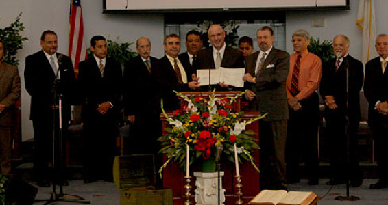 Buckner Signs Agreement with First Mexican Baptist Church