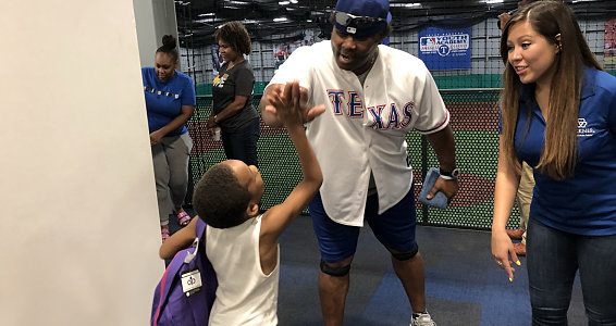 Former Rangers stars, Buckner team up to send underserved Dallas children back to school