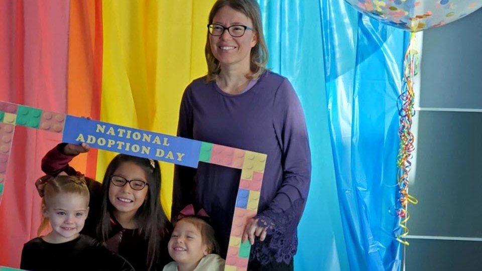 jami gatewood adopted three girls on national adoption day
