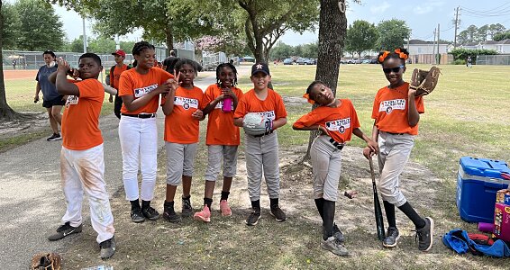 Houston Astros baseball camp gives students new experiences