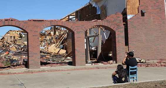 Tornado devastates Primera Iglesia Bautista of Dallas