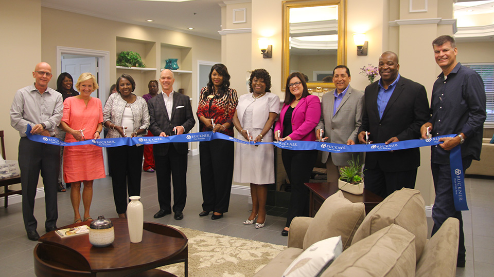 17-04-nextstep-ribbon-cutting-web-960x540-img_7654