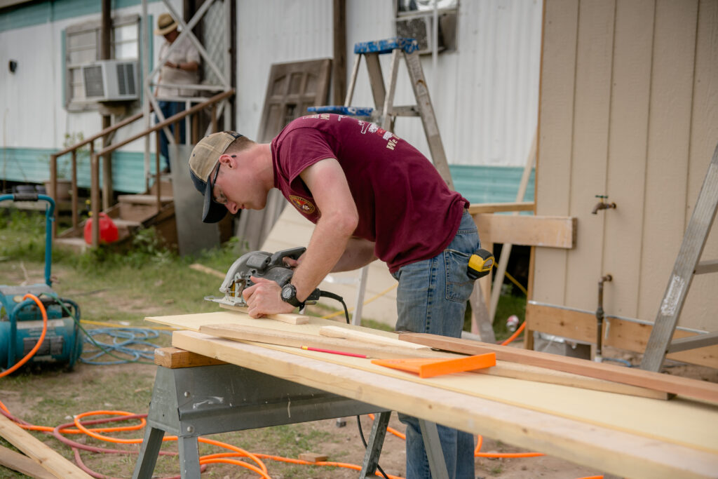 2017-spring-break-valley-house-build