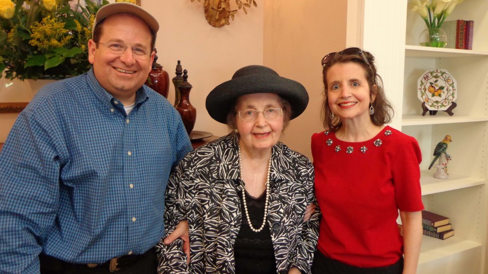 ben-mom-and-sisterweb-960x540