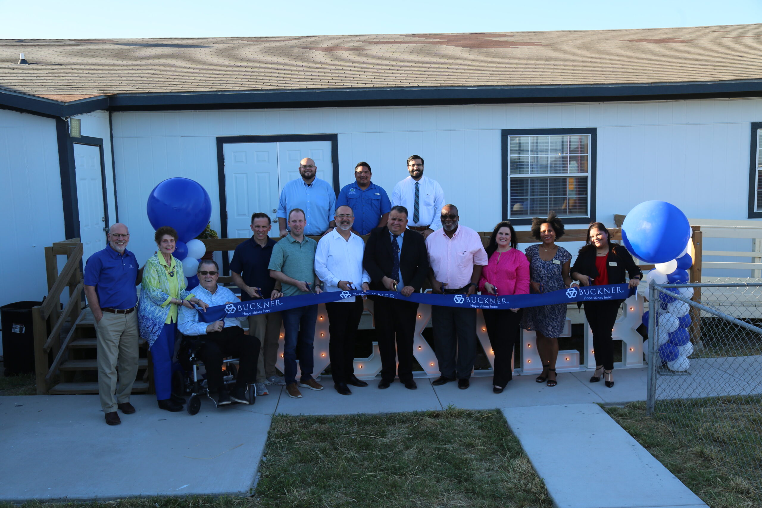 donna-hope-center-ribbon-cutting