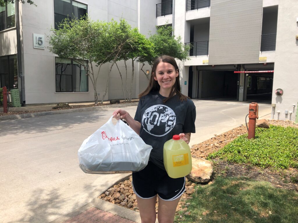 fc-dallas-delivers-free-lunch-to-buckner-foster-care-and-adoption-essential-employees