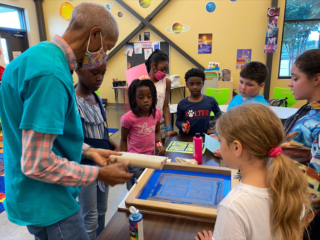 learning-screen-painting-at-family-hope-center-in-houston