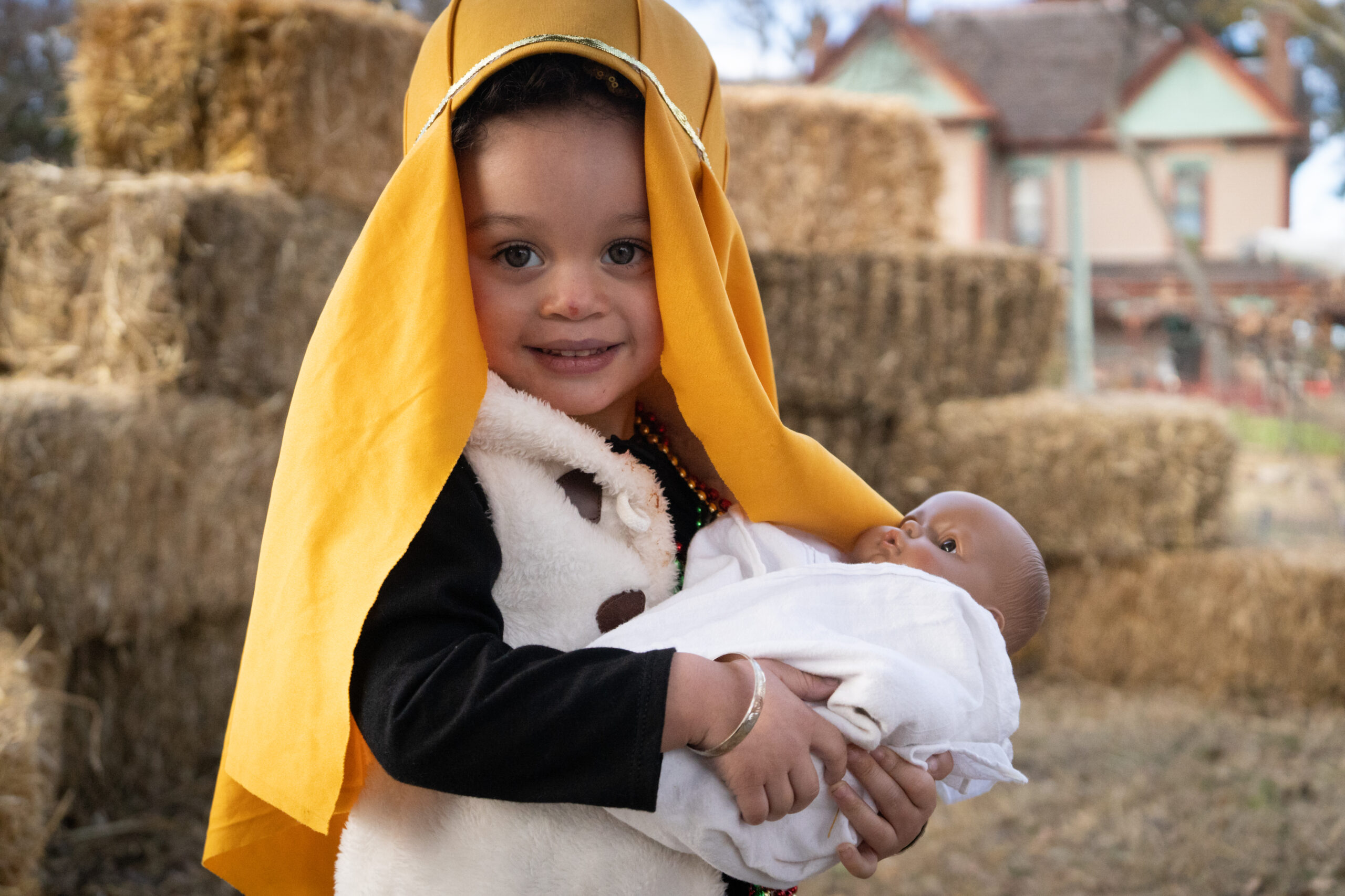 little-journey-carries-baby-jesus