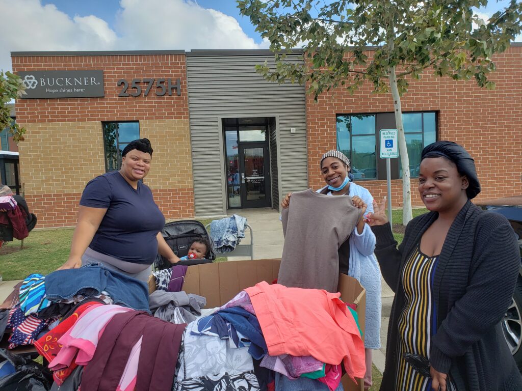 mattress-mack-donates-clothes-to-families-in-houston