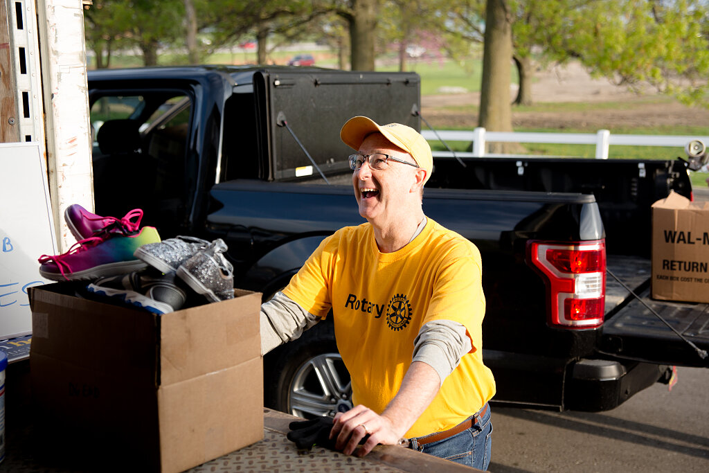 missouri-rotarian-shoe-drive-4