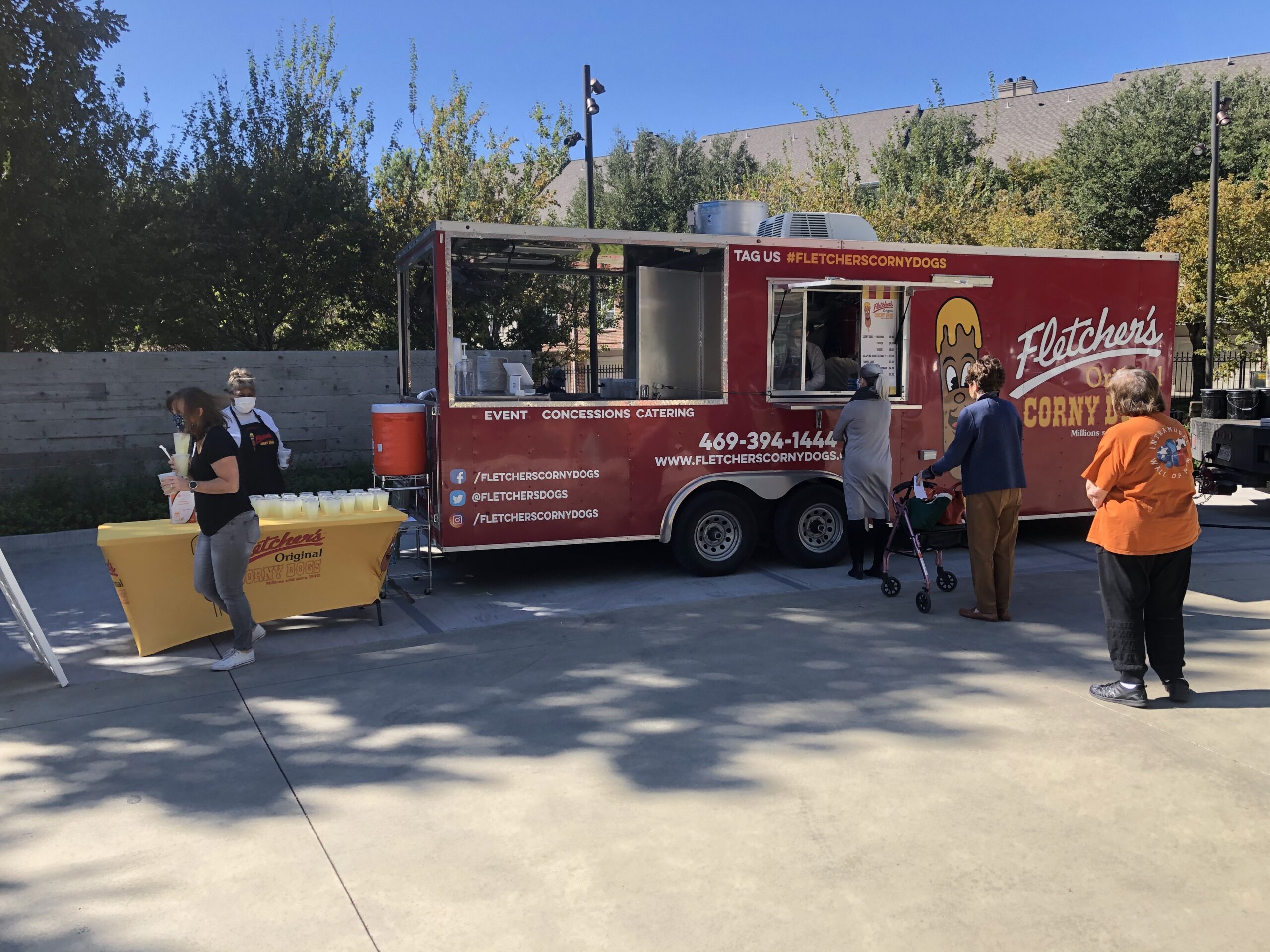 residents-at-fletcher-s-food-truck