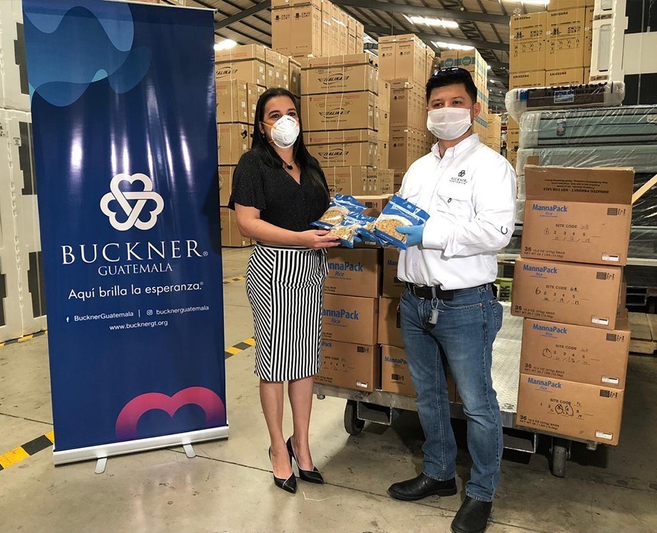 robert-tejada-distributes-food-aid