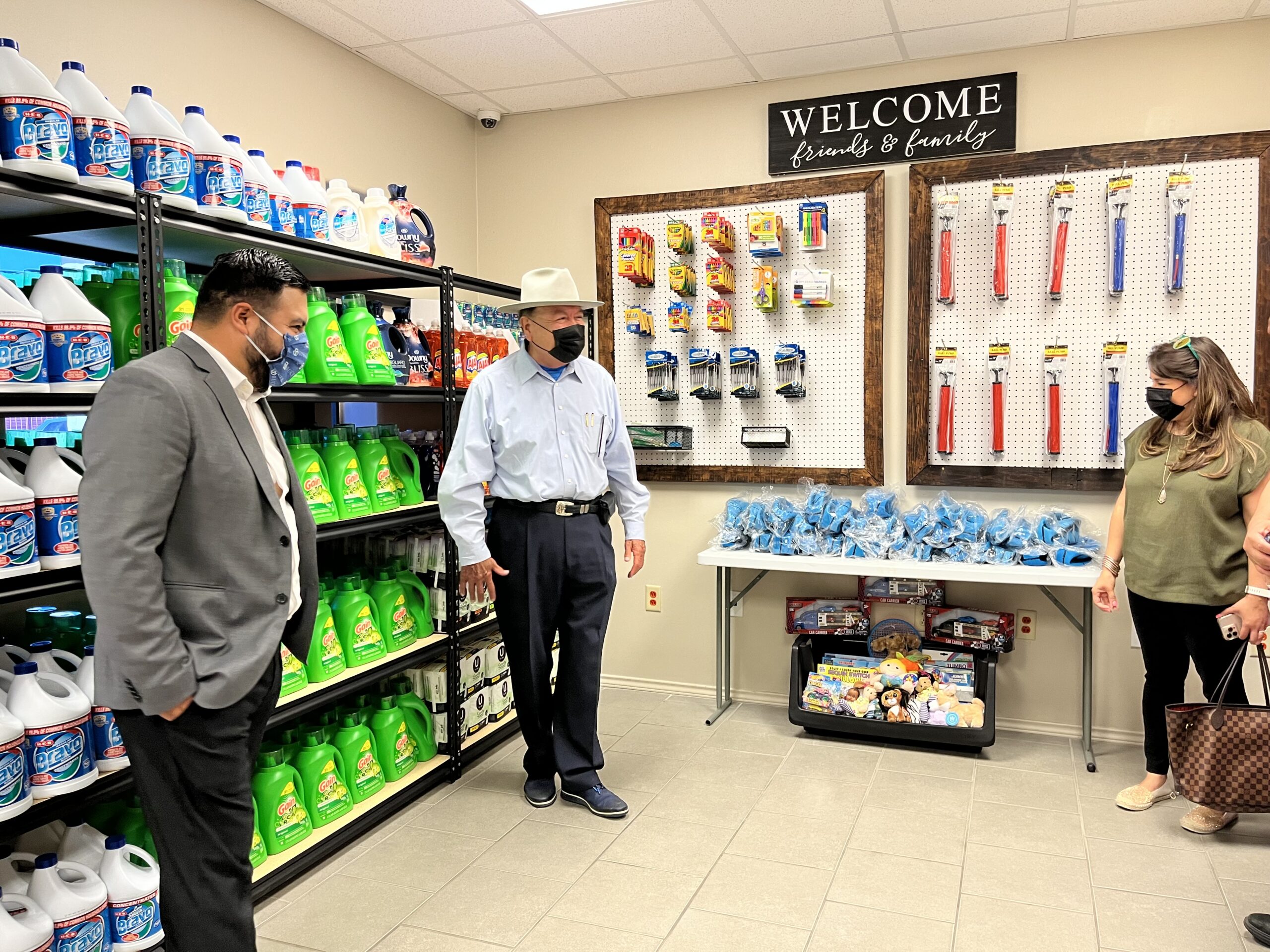 senator-juan-hinojosa-visits-center-in-rio-grande-valley